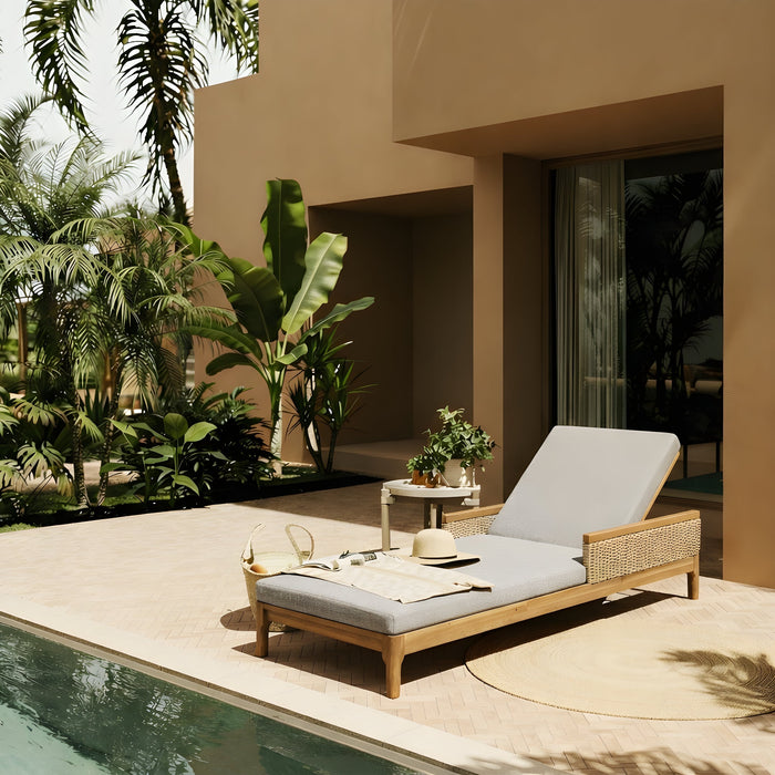 Chaise Loungers & Chairs