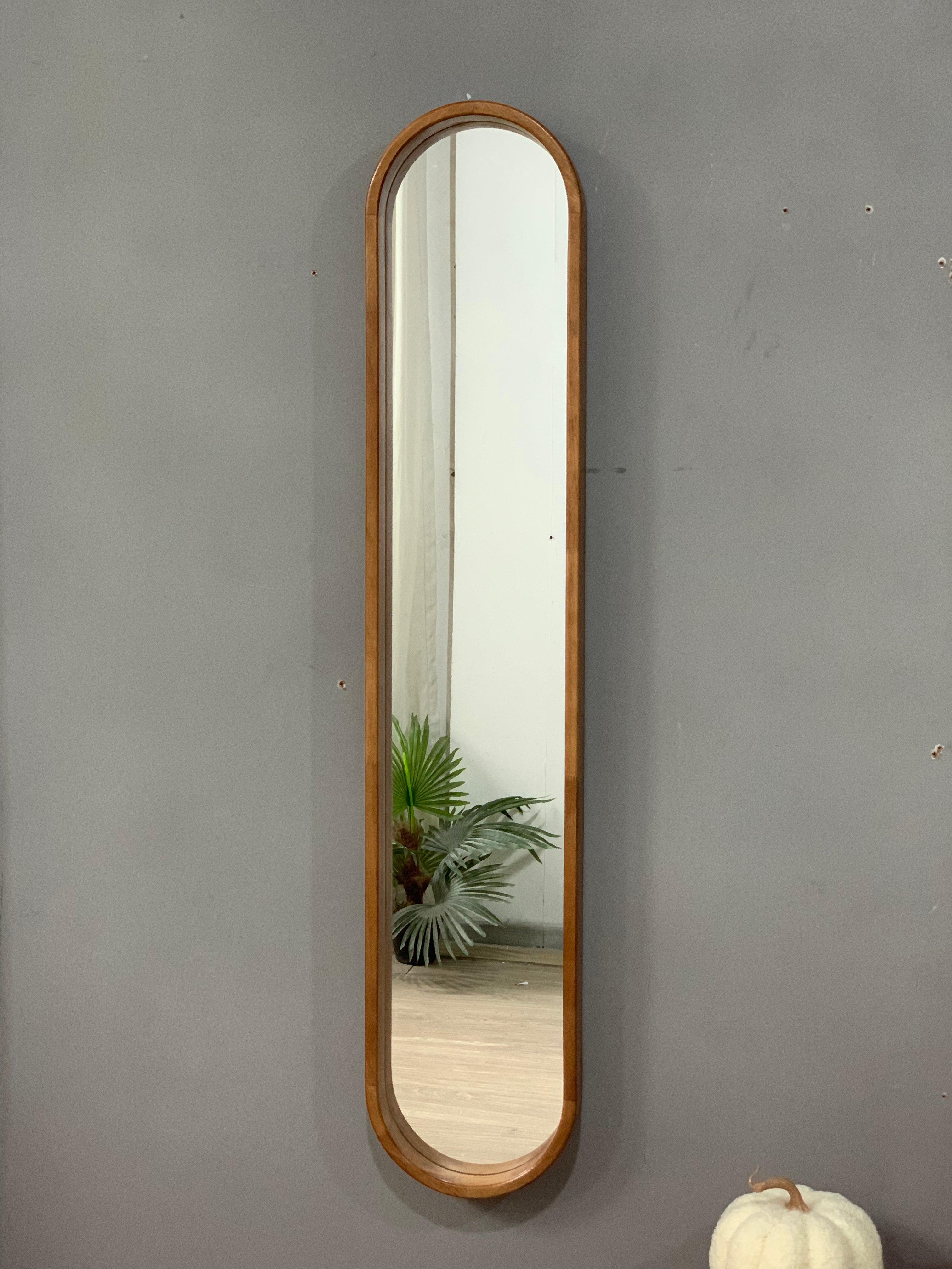 Decorative Rubber Frame Mirror with Elongated Oval Frame