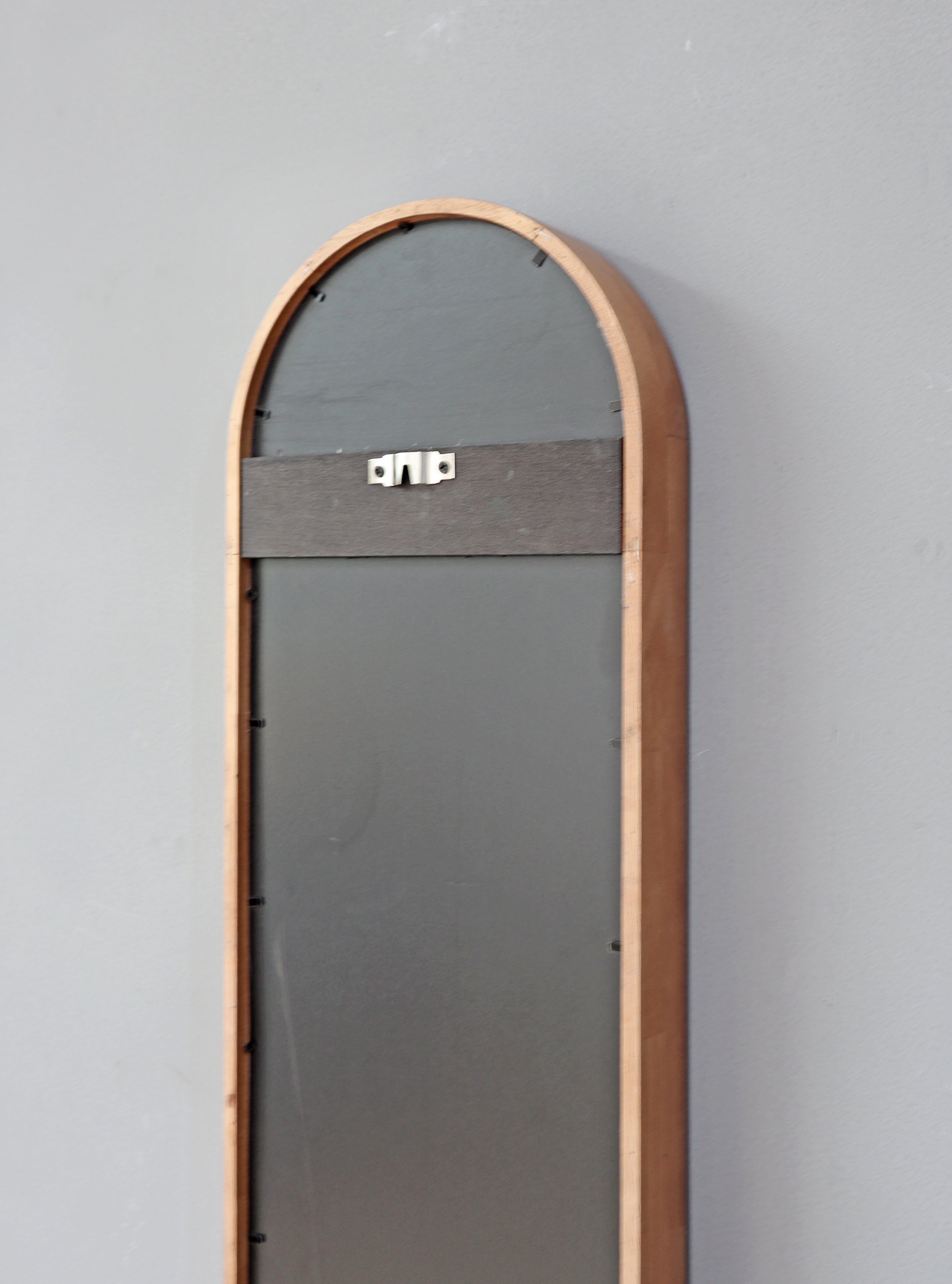Decorative Rubber Frame Mirror with Elongated Oval Frame