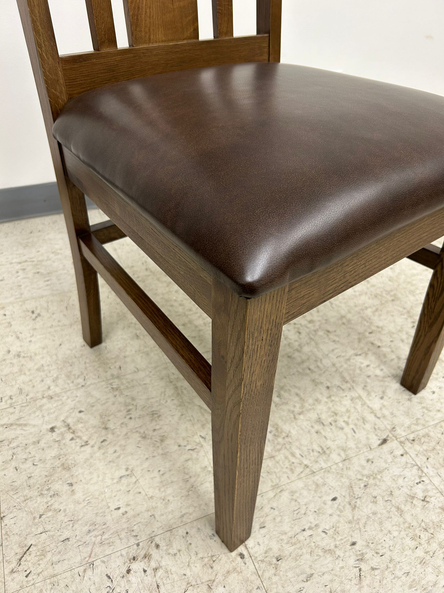 Mission Quarter Sawn Oak Round Dining Table Set - 40