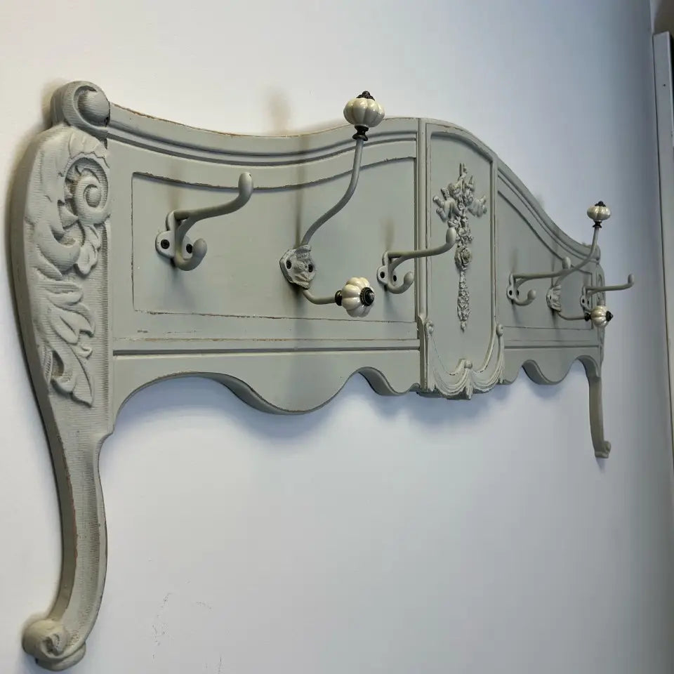 6-HOOK WALL MOUNTED COAT RACK