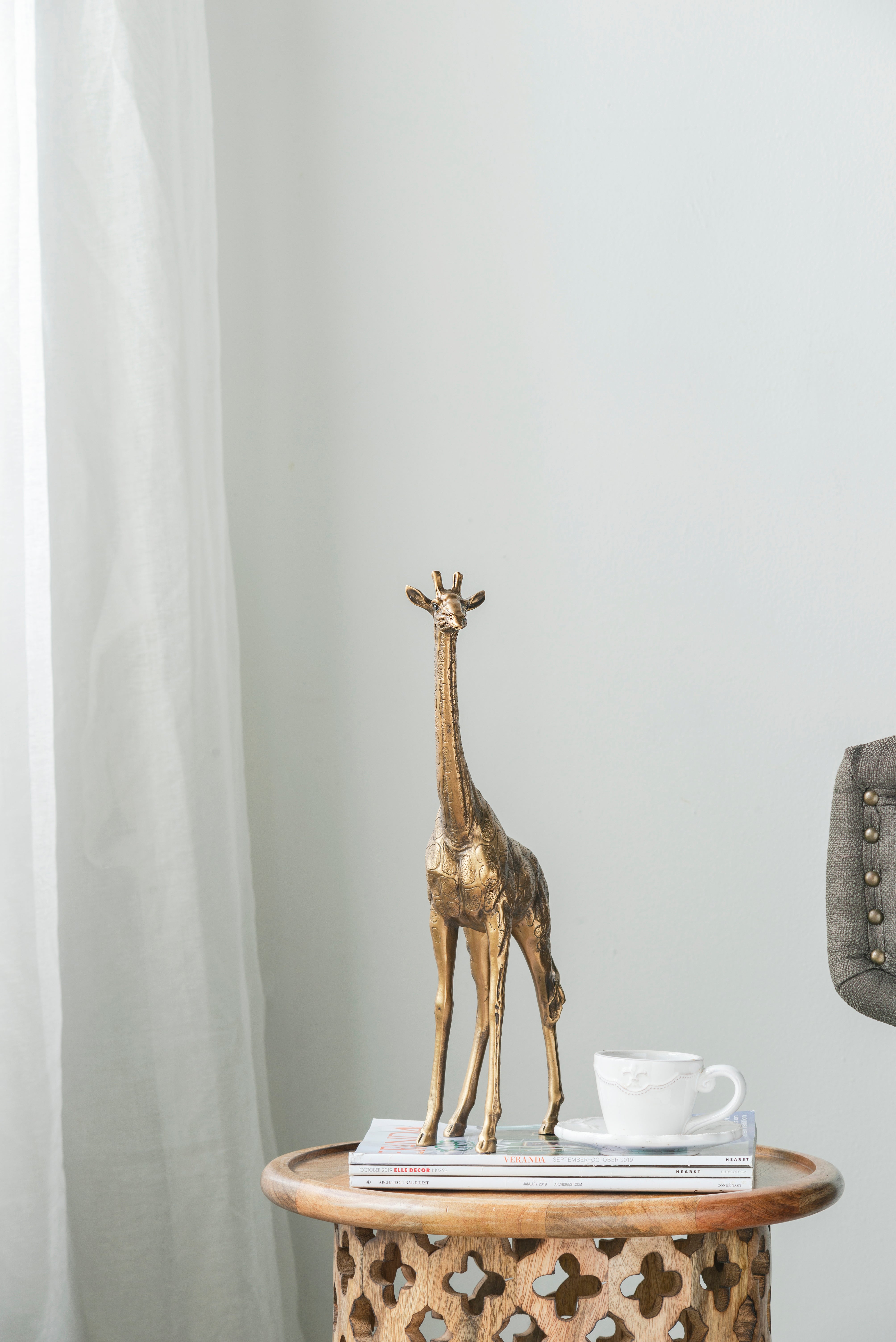 Giraffe Statuette - Animal Statue Decor