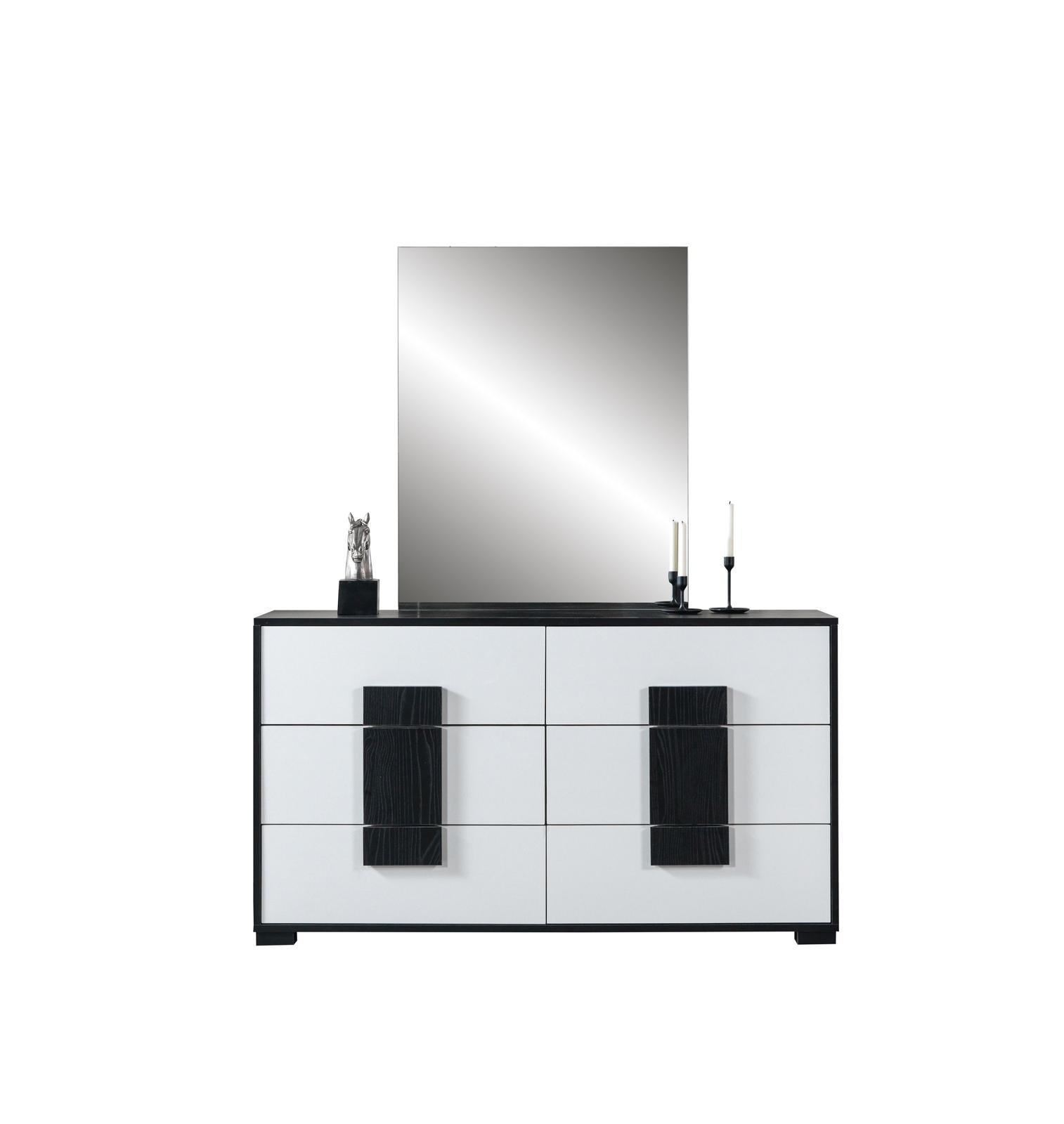 London Dresser