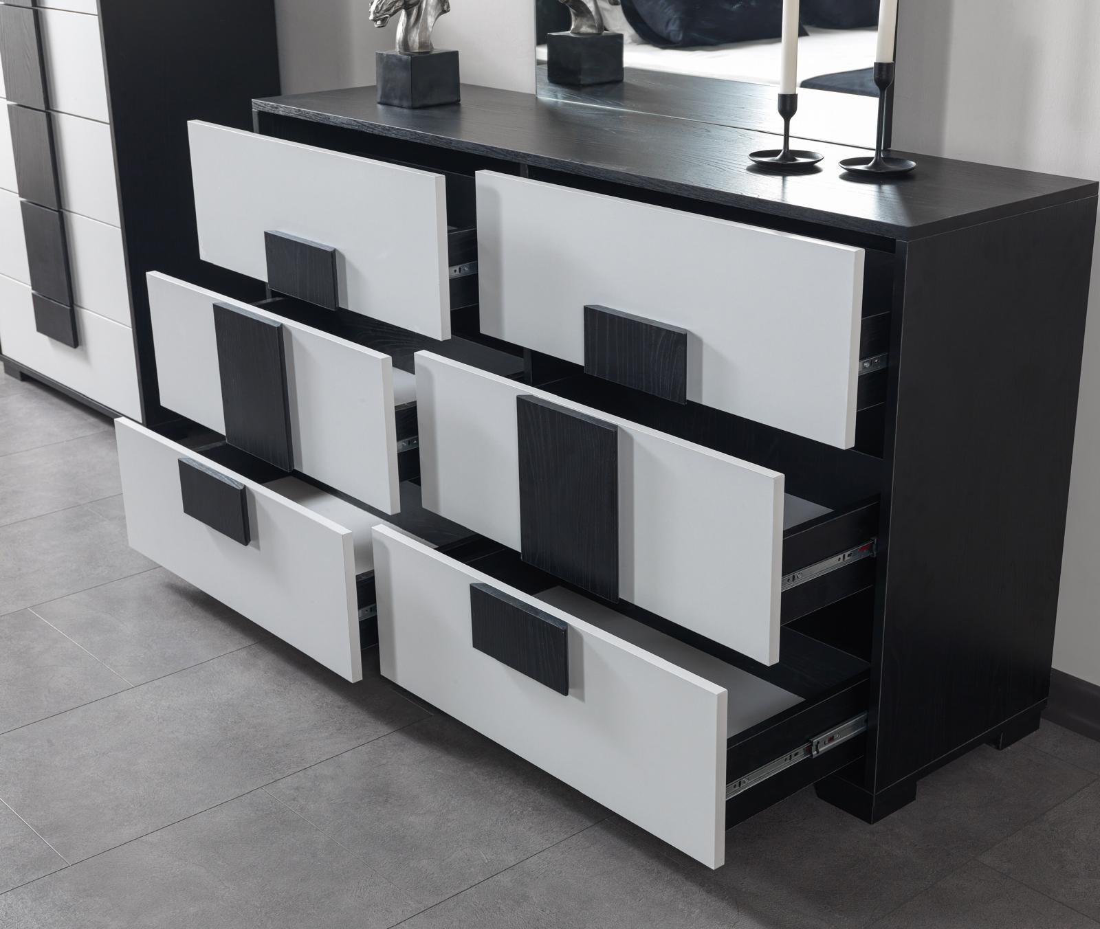 London Dresser