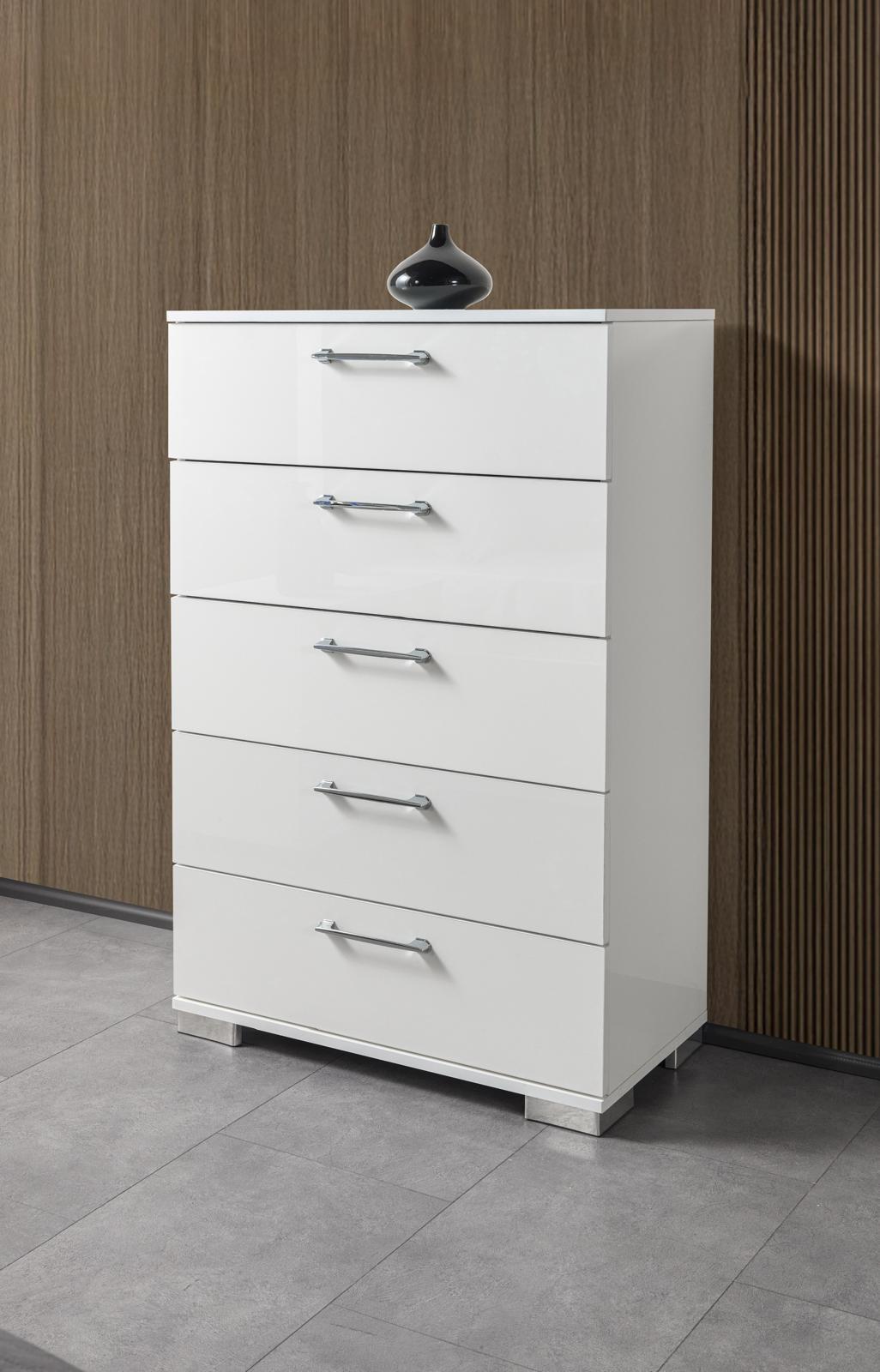 Zaya Chest
