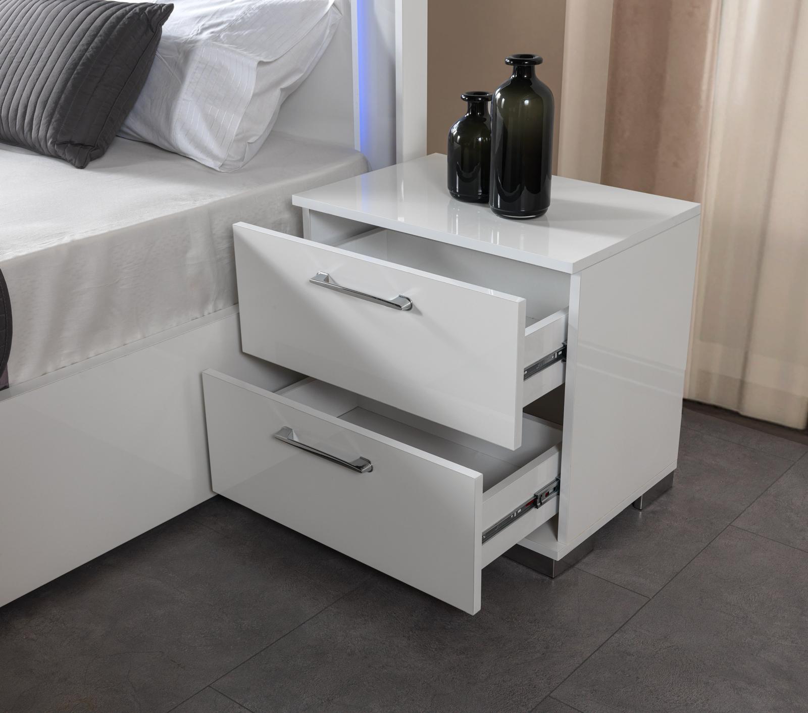 Zaya Nightstand