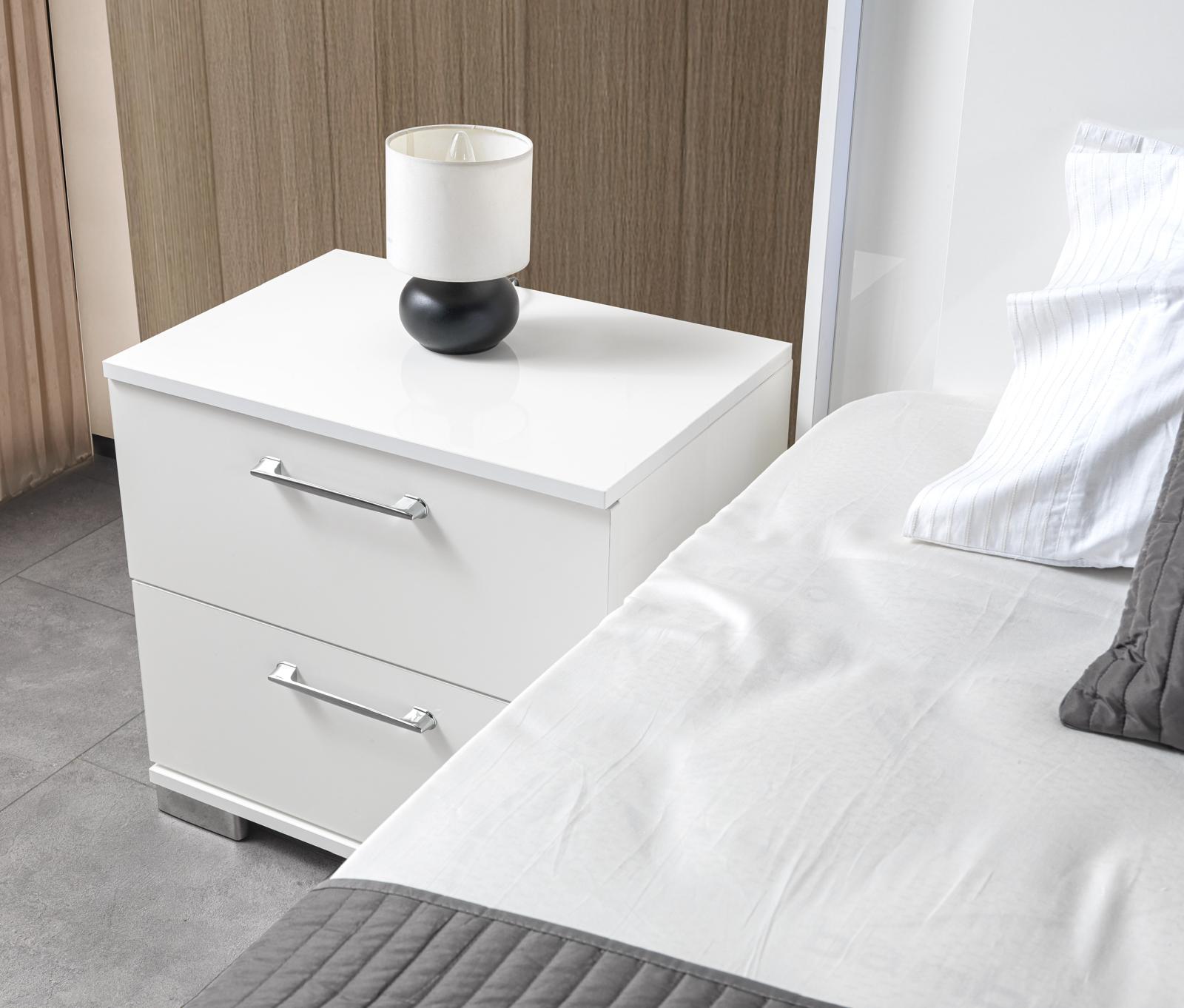 Zaya Nightstand