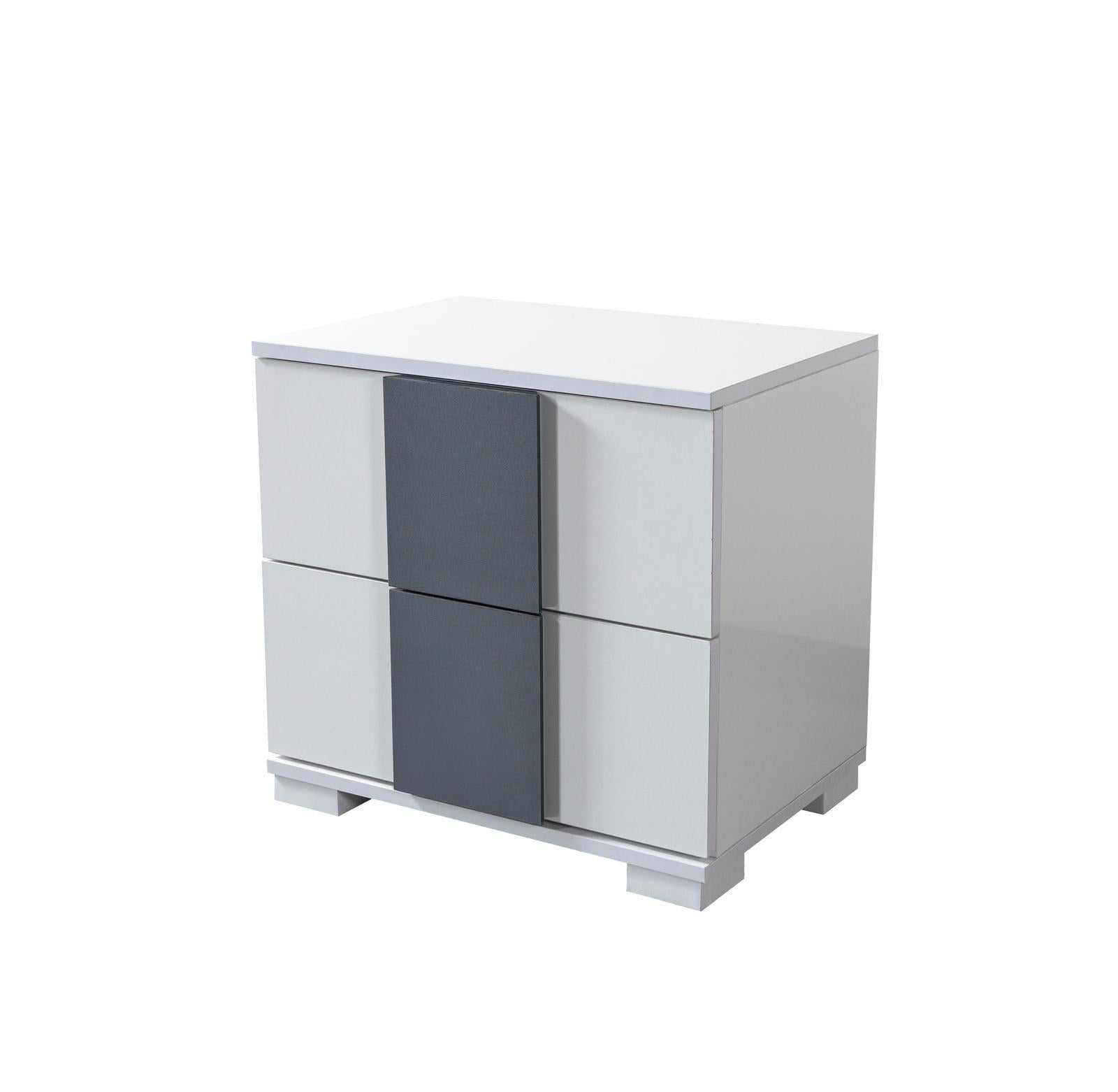 Vera Nightstand