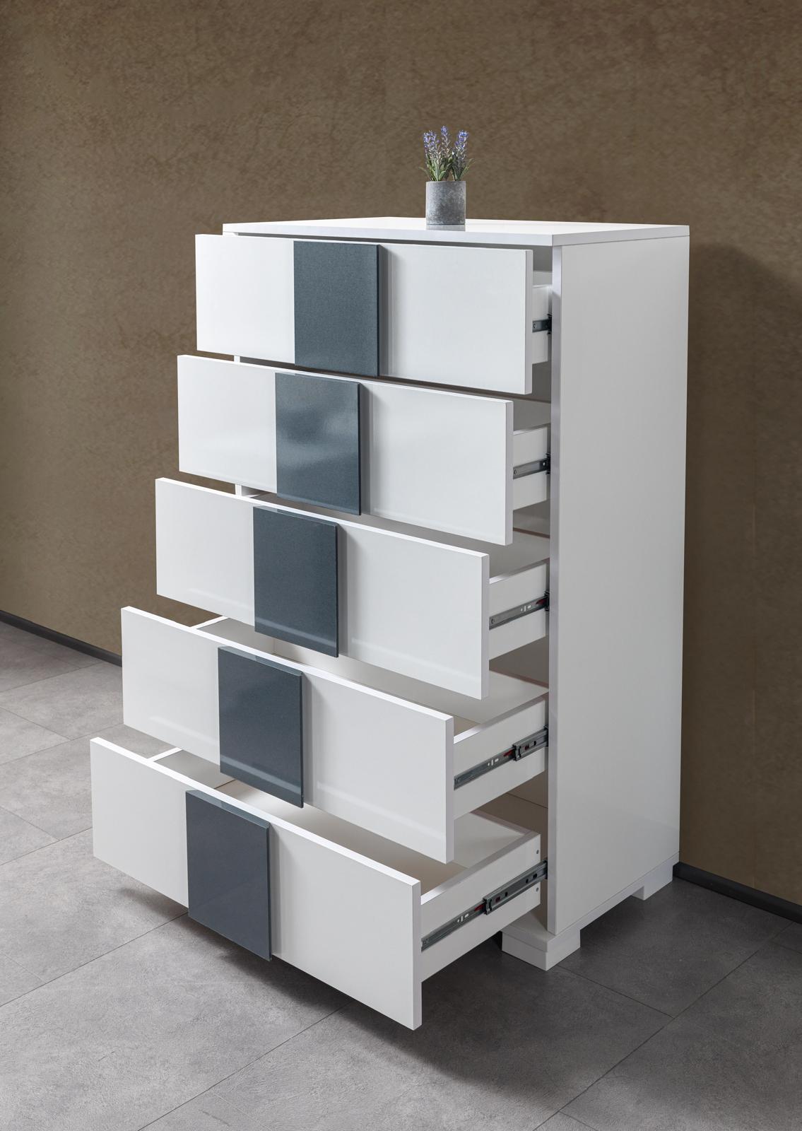 Vera Chest