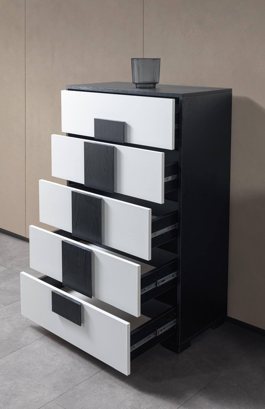London Chest