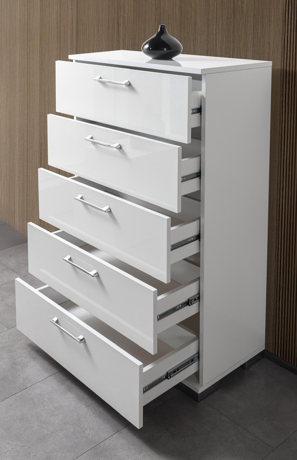 Zaya Chest