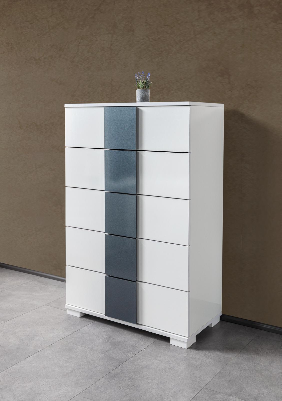 Vera Chest