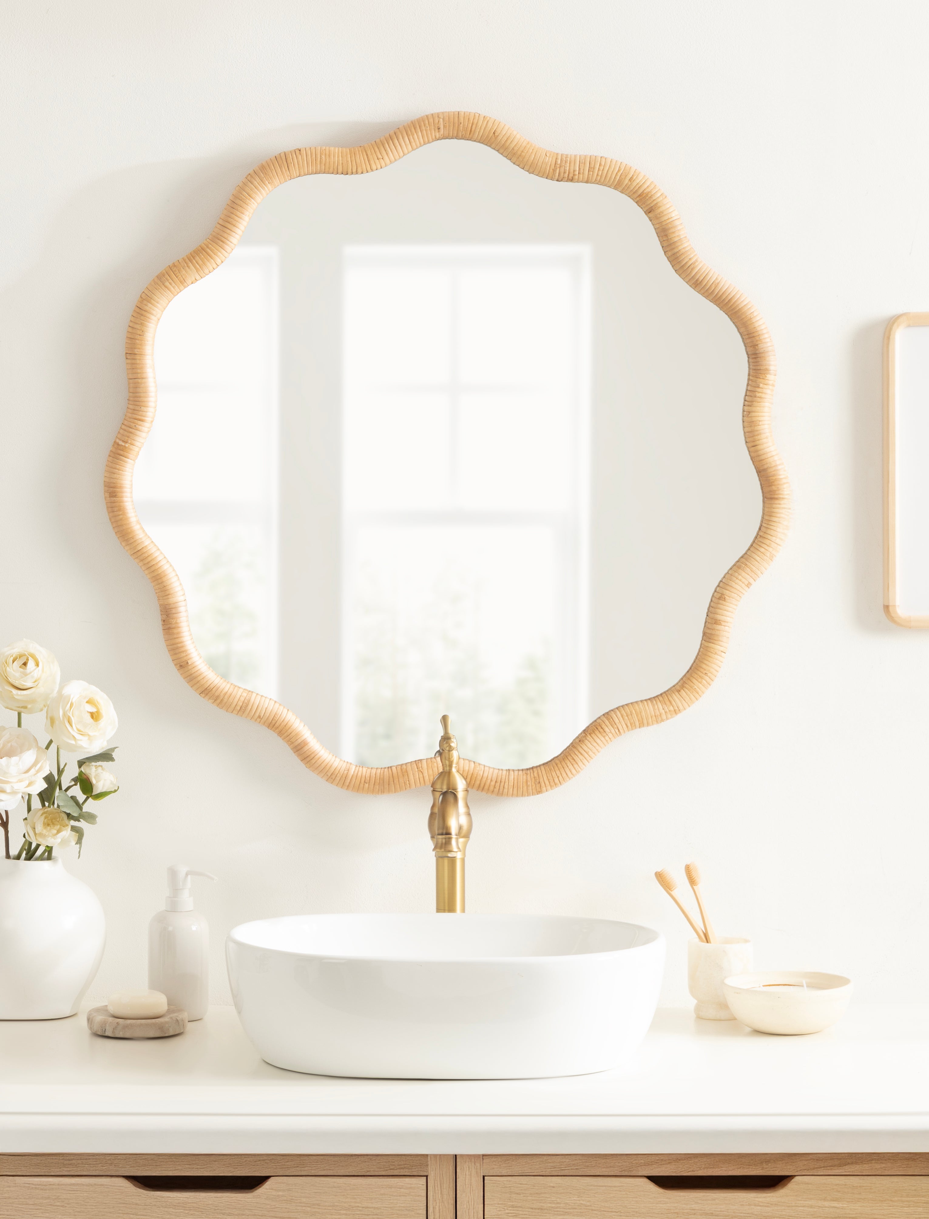 Rahfy Scallop Framed Wall Mirror