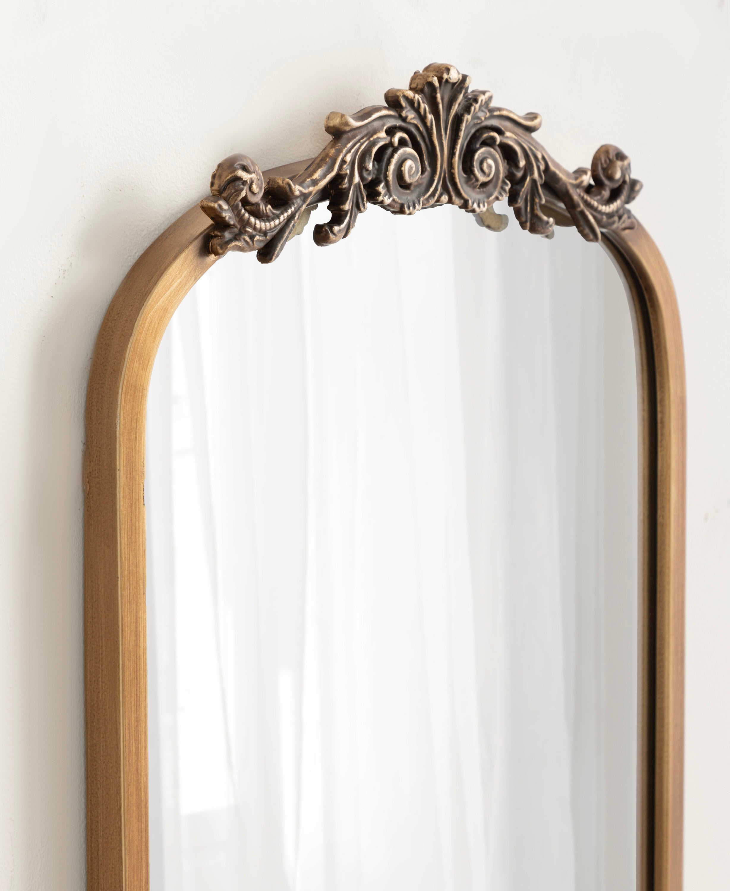 Arendahl Traditional Arch Mirror with Shelf