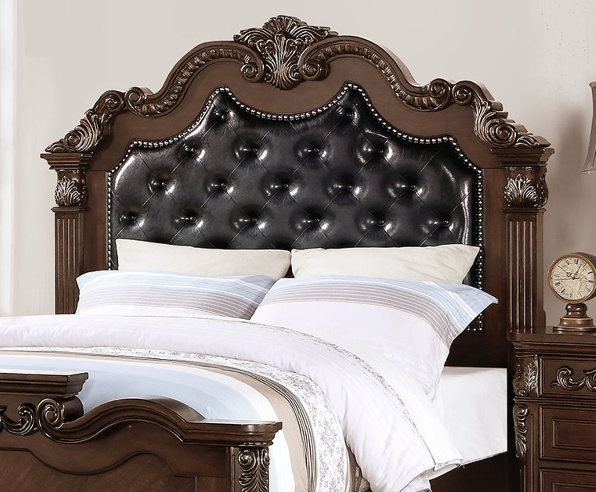 Gorgeous Traditional Queen Size Bed