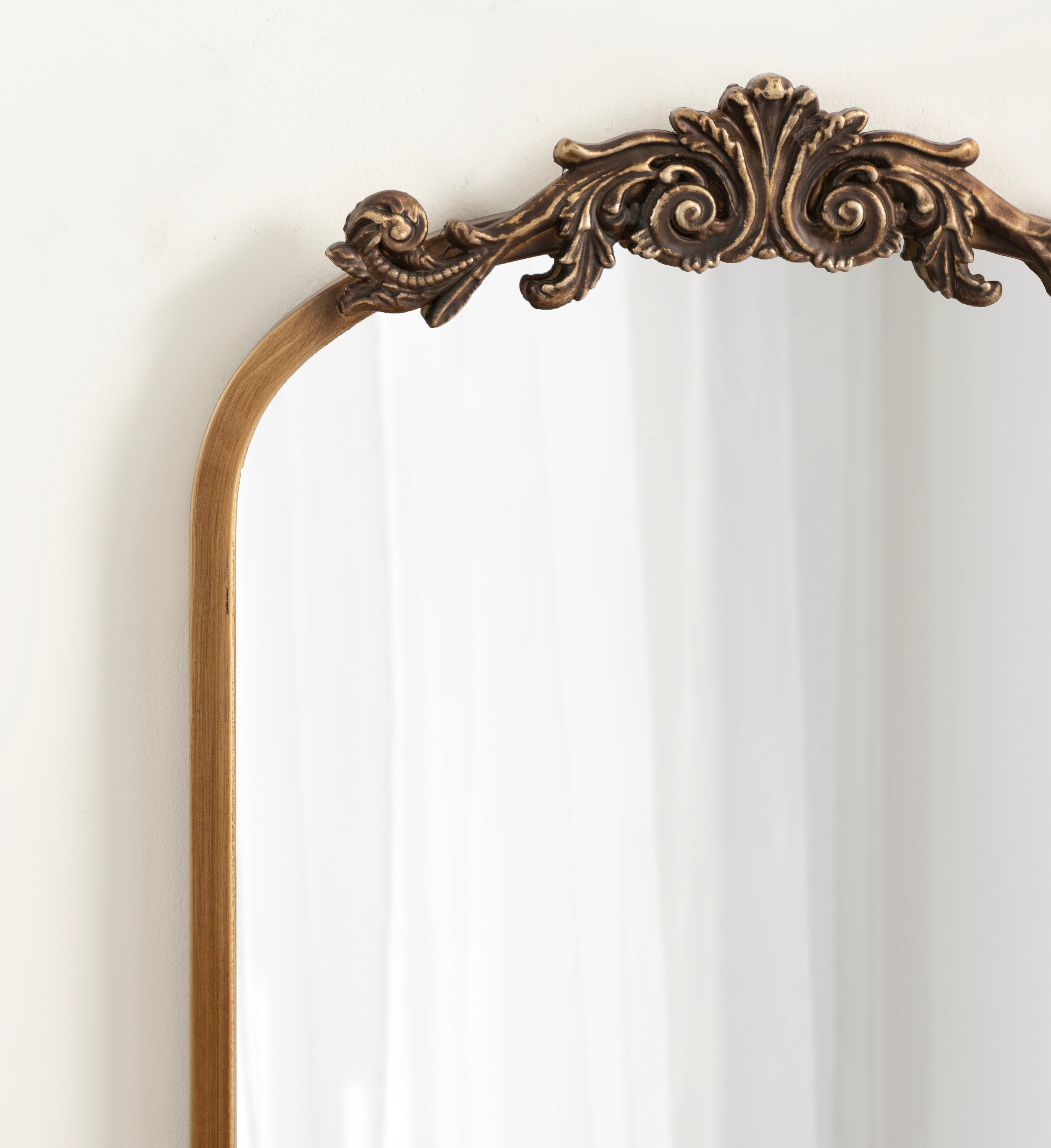 Arendahl Traditional Arch Mirror with Shelf